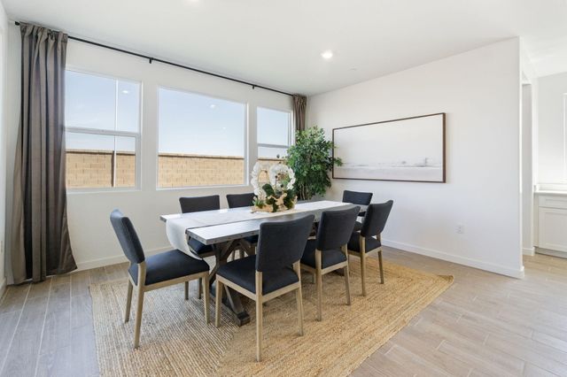 408 Vanderbilt Drive, Lemoore, CA 93245