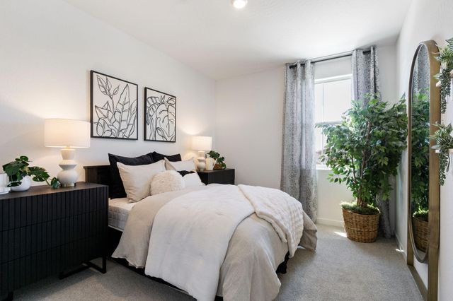 408 Vanderbilt Drive, Lemoore, CA 93245