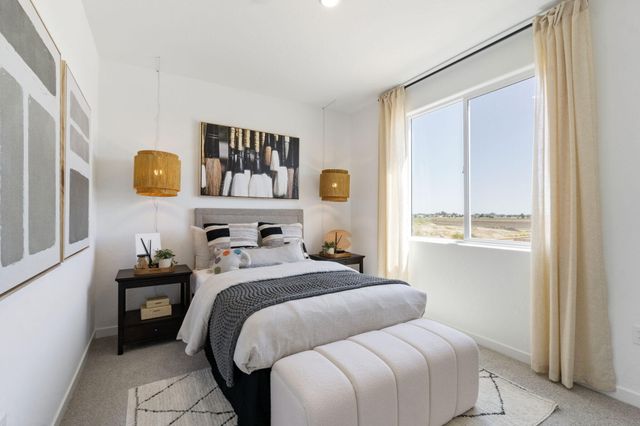 408 Vanderbilt Drive, Lemoore, CA 93245