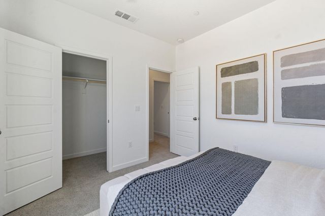 408 Vanderbilt Drive, Lemoore, CA 93245