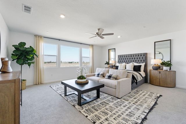 408 Vanderbilt Drive, Lemoore, CA 93245