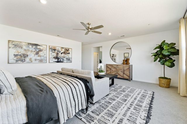 408 Vanderbilt Drive, Lemoore, CA 93245