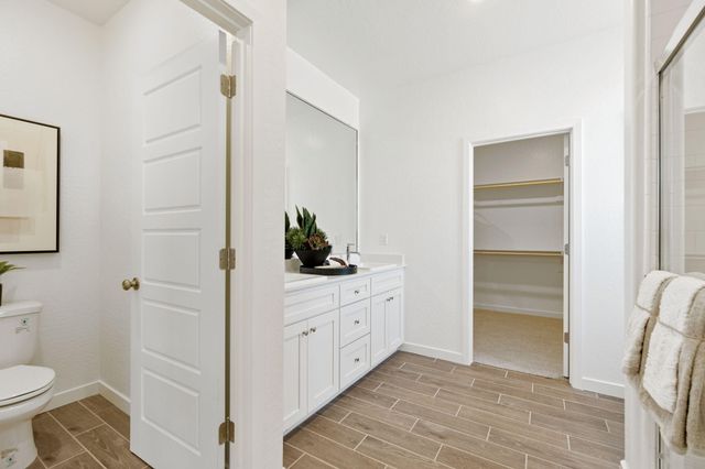 408 Vanderbilt Drive, Lemoore, CA 93245