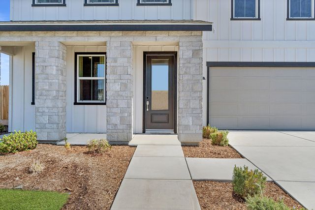 408 Vanderbilt Drive, Lemoore, CA 93245