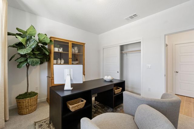 408 Vanderbilt Drive, Lemoore, CA 93245