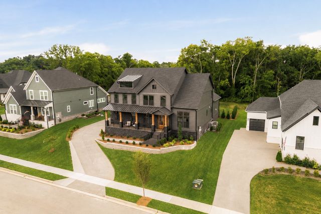 3392 Sarah Bee Ln, Thompsons Station, TN 37179