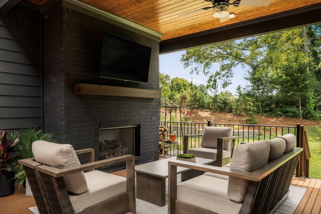 3392 Sarah Bee Ln, Thompsons Station, TN 37179