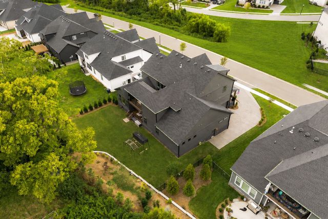3392 Sarah Bee Ln, Thompsons Station, TN 37179