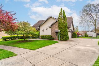 47799 Farmbrook Court, Chesterfield Township, MI 48051