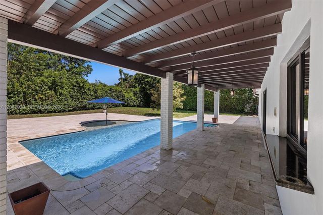 15221 SW 82nd Avenue, Palmetto Bay, FL 33157