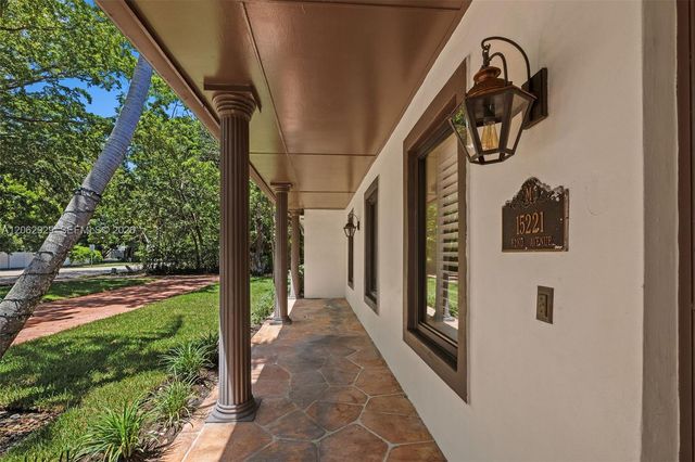 15221 SW 82nd Avenue, Palmetto Bay, FL 33157