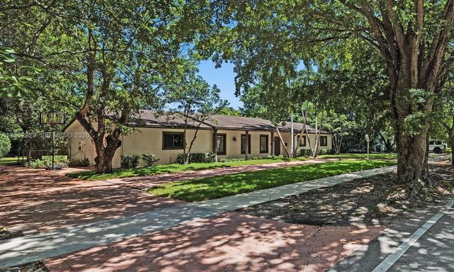 15221 SW 82nd Avenue, Palmetto Bay, FL 33157