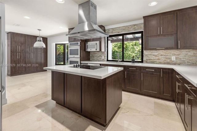 15221 SW 82nd Avenue, Palmetto Bay, FL 33157