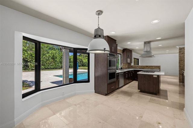 15221 SW 82nd Avenue, Palmetto Bay, FL 33157