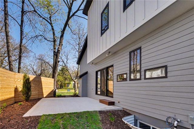 1111 New Jersey Street, Lawrence, KS 66044