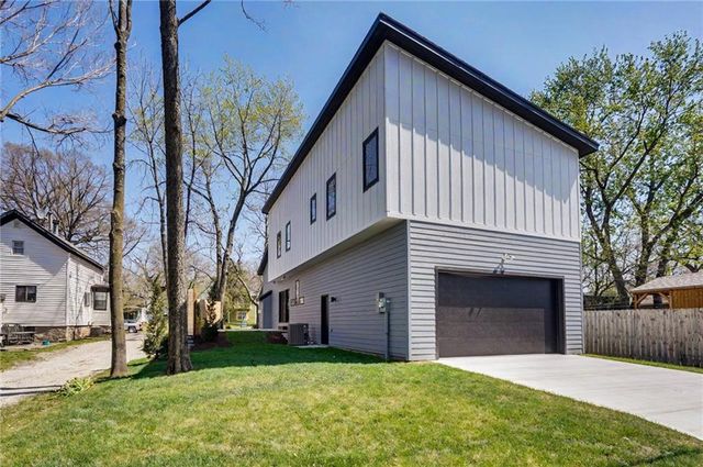 1111 New Jersey Street, Lawrence, KS 66044
