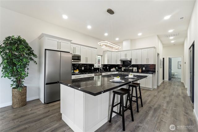 1430 E 60th Street, Tacoma, WA 98404