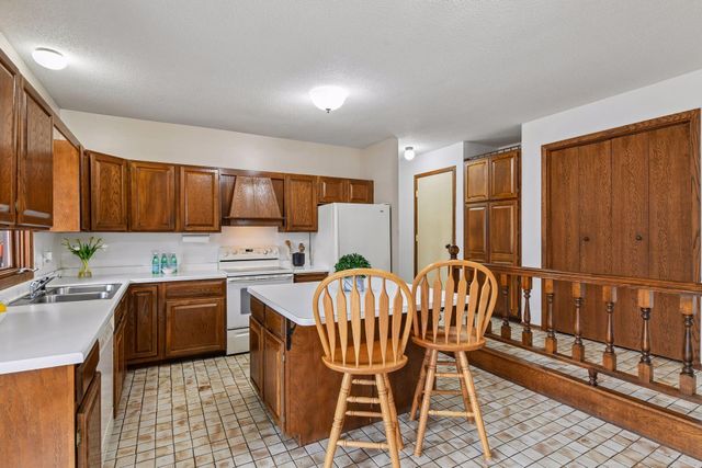 10001 Beard Avenue S, Bloomington, MN 55431