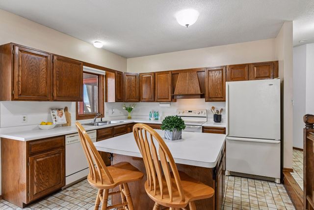 10001 Beard Avenue S, Bloomington, MN 55431