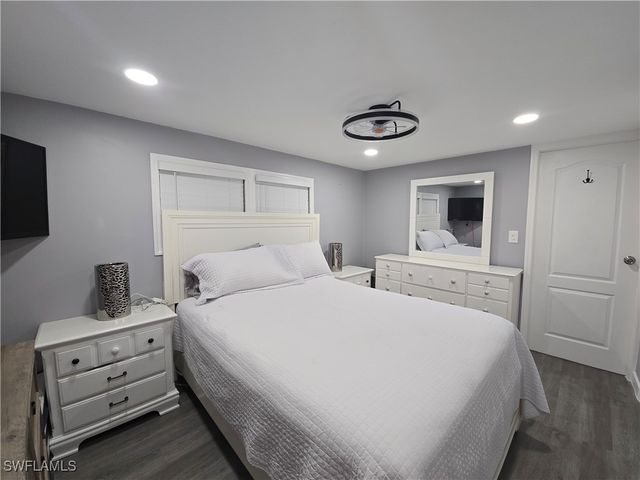 9 Moonstone CIR M9, Naples, FL 34112