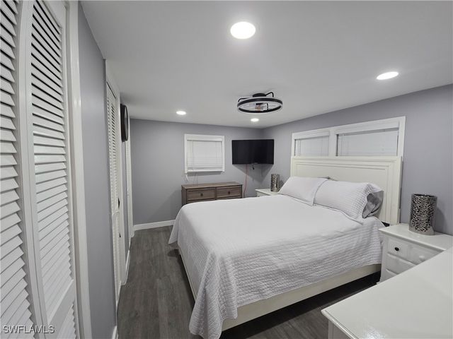 9 Moonstone CIR M9, Naples, FL 34112