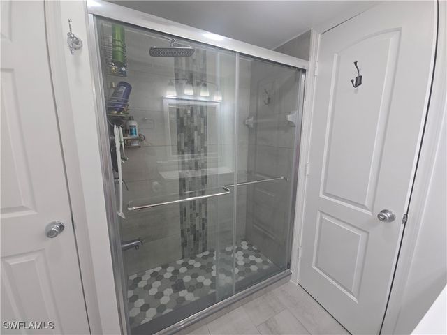 9 Moonstone CIR M9, Naples, FL 34112