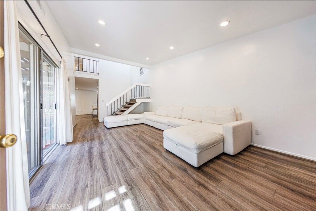 10415 Larwin, Chatsworth, CA 91311 — photo 4