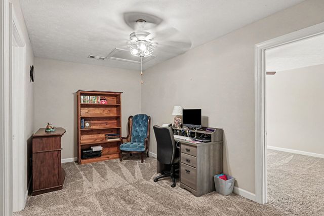 1082 N McMahan Dr, Gallatin, TN 37066