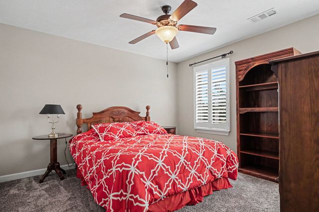 1082 N McMahan Dr, Gallatin, TN 37066