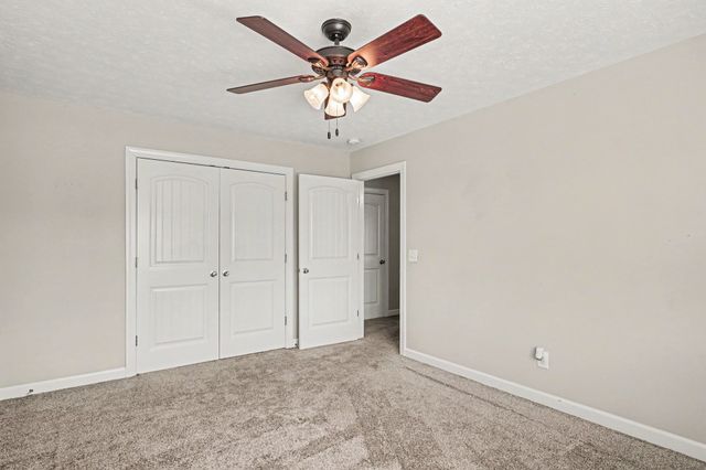 1082 N McMahan Dr, Gallatin, TN 37066