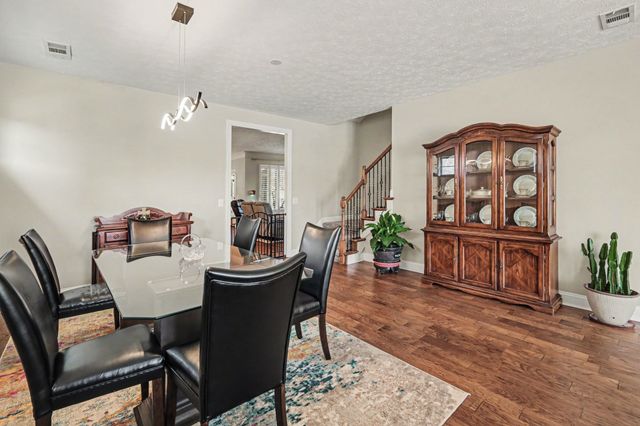 1082 N McMahan Dr, Gallatin, TN 37066