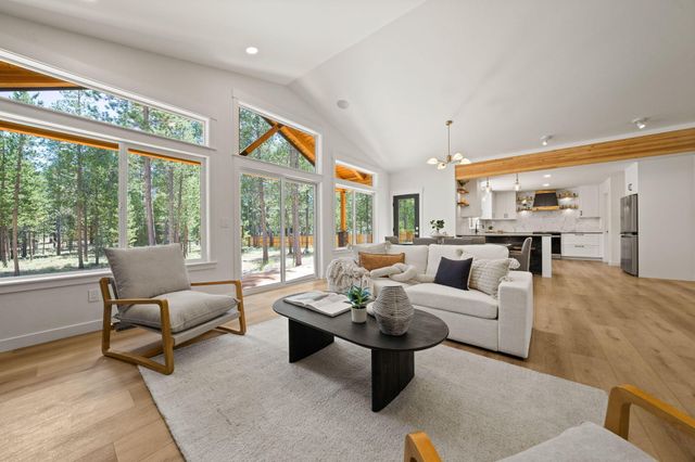 15955 Mountain View Lane, La Pine, OR 97739