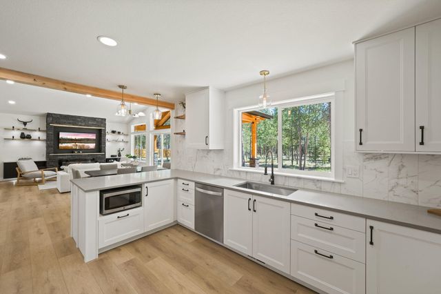 15955 Mountain View Lane, La Pine, OR 97739