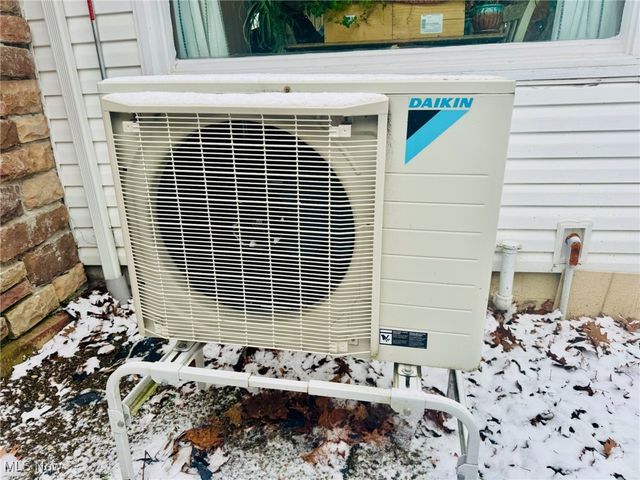 2675 Seifert Lewis Road, Hubbard, OH 44425