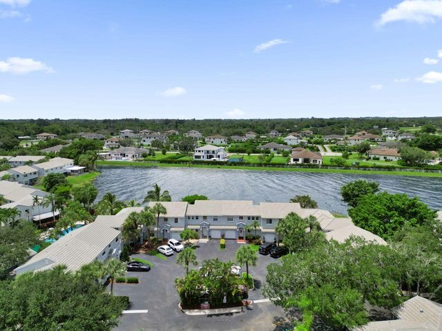 4737 Grapevine Way, Davie, FL 33331