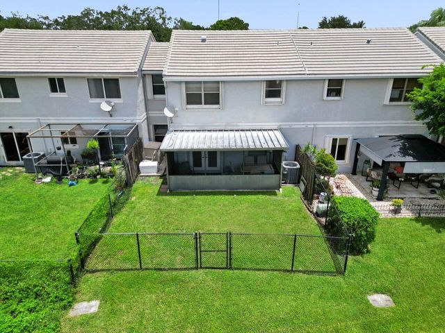 4737 Grapevine Way, Davie, FL 33331