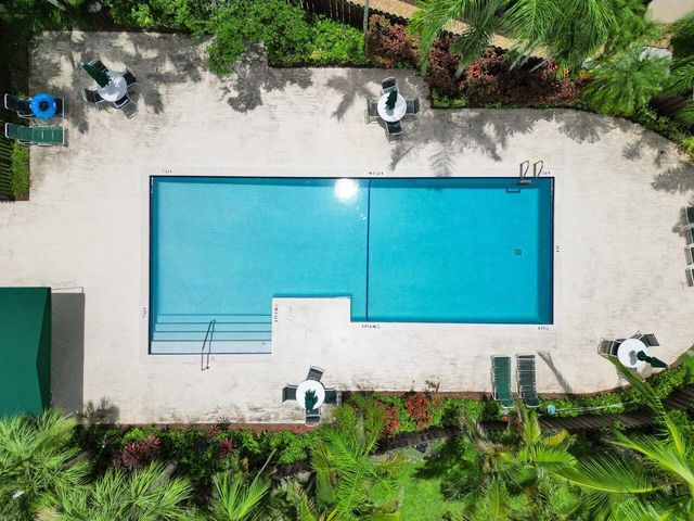 4737 Grapevine Way, Davie, FL 33331