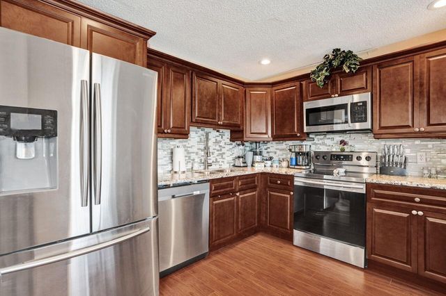 4737 Grapevine Way, Davie, FL 33331