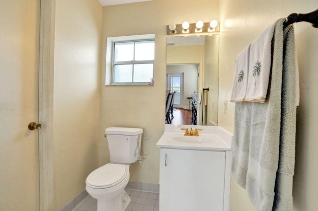 4737 Grapevine Way, Davie, FL 33331