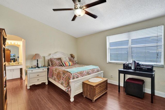 4737 Grapevine Way, Davie, FL 33331