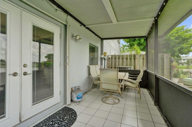 4737 Grapevine Way, Davie, FL 33331