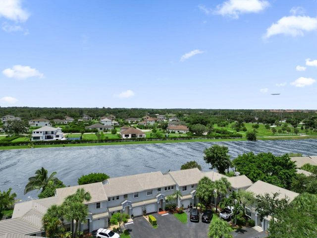 4737 Grapevine Way, Davie, FL 33331