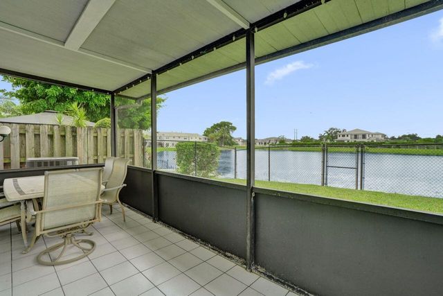 4737 Grapevine Way, Davie, FL 33331