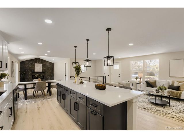 3158 S Dayton Ct, Denver, CO 80231