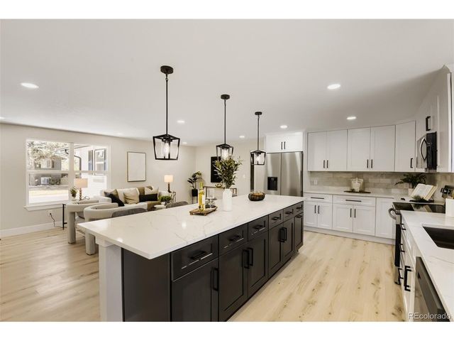 3158 S Dayton Ct, Denver, CO 80231