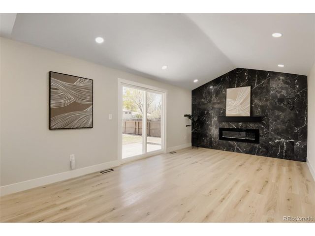 3158 S Dayton Ct, Denver, CO 80231