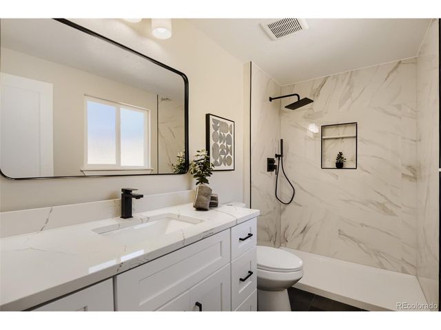 3158 S Dayton Ct, Denver, CO 80231