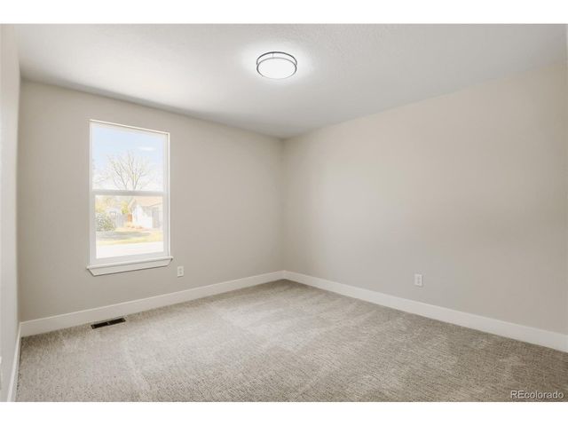 3158 S Dayton Ct, Denver, CO 80231