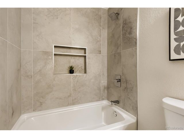 3158 S Dayton Ct, Denver, CO 80231