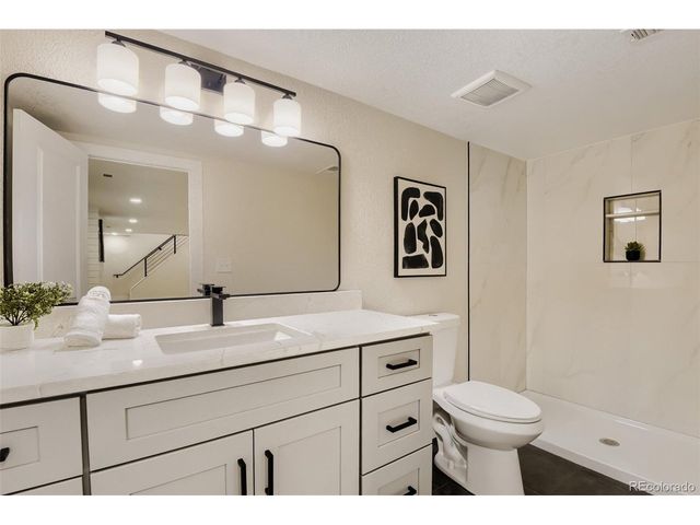 3158 S Dayton Ct, Denver, CO 80231